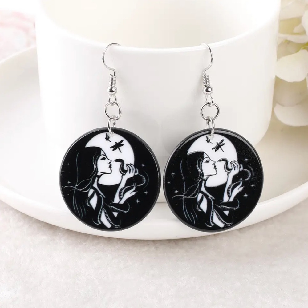 🍒🍒 Night Beauty Dangle Earrings